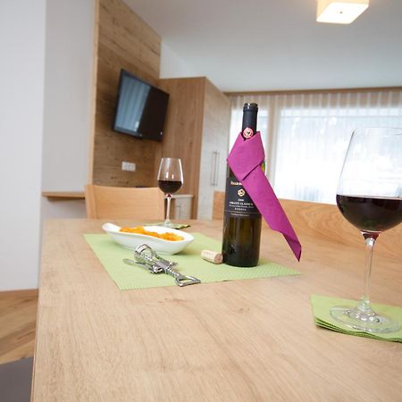 Berglife Appartements Serfaus Kamer foto