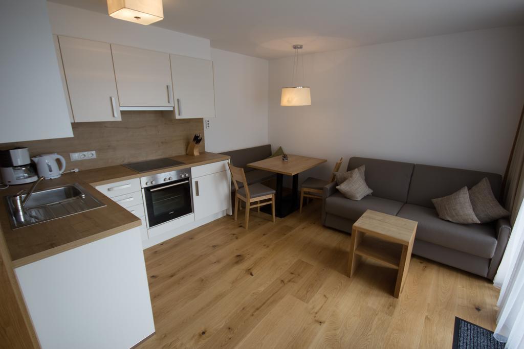 Berglife Appartements Serfaus Kamer foto