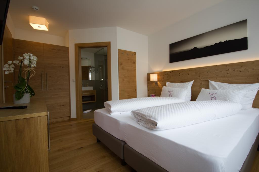 Berglife Appartements Serfaus Kamer foto
